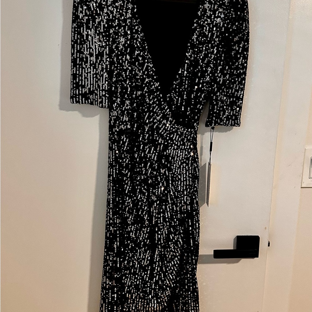 Calvin Klein Black Sheath Midi Dress with Long Sleeves and V-Neck for Night Out
